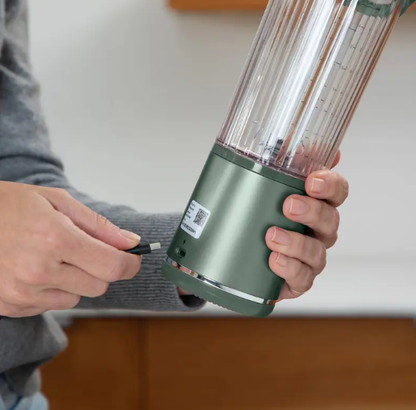 Ninja Blast Portable Blender BC151UK, 530ml Cordless Rechargeable Smoothie Maker